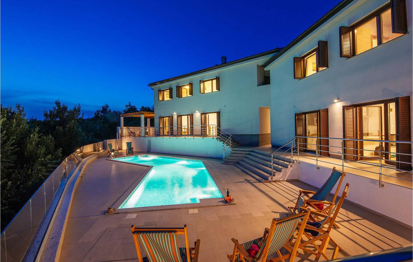 Ferienhaus für 13 Personen mit Pool in Ljubac, Zadar