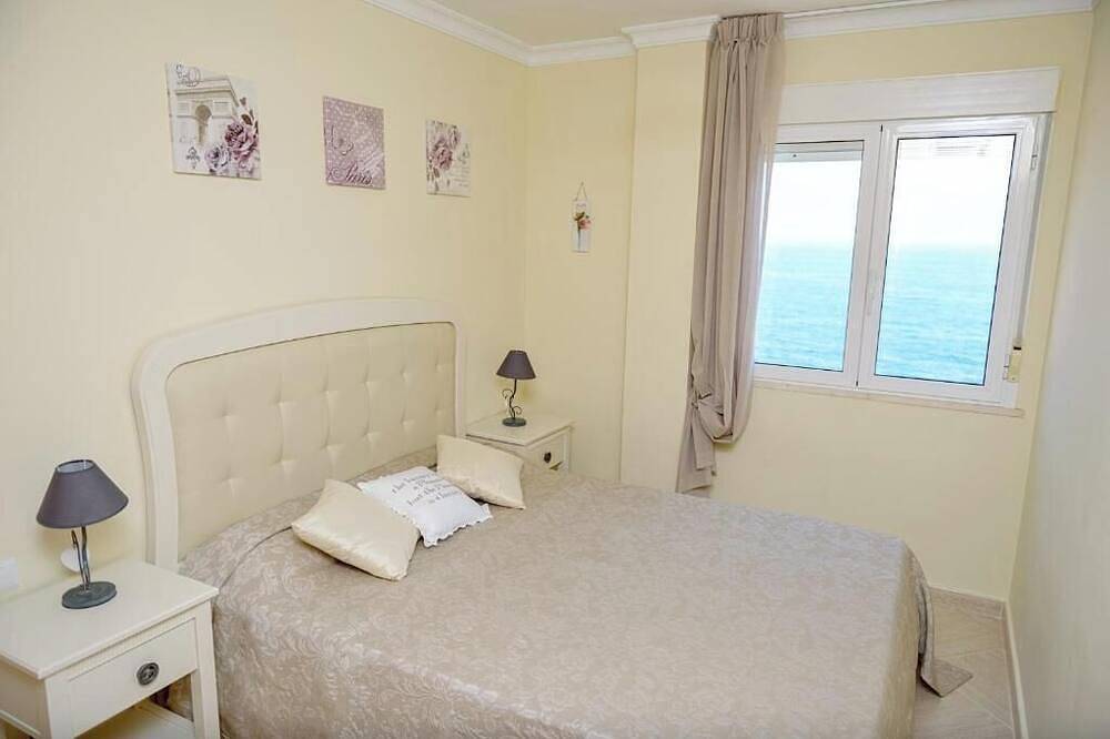 Ganze Wohnung, 1 minute from the beach! sea, mountain, island and 16th century tower views. in Benidorm, Costa Blanca