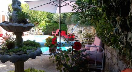 Cottage pour 2 personnes, avec piscine et jardin à Buisson