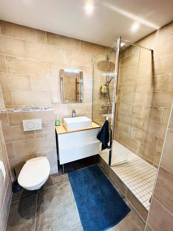 Location de vacances pour 10 personnes, avec vue ainsi que jardin et terrasse à Saint-Julien-du-Serre - 3