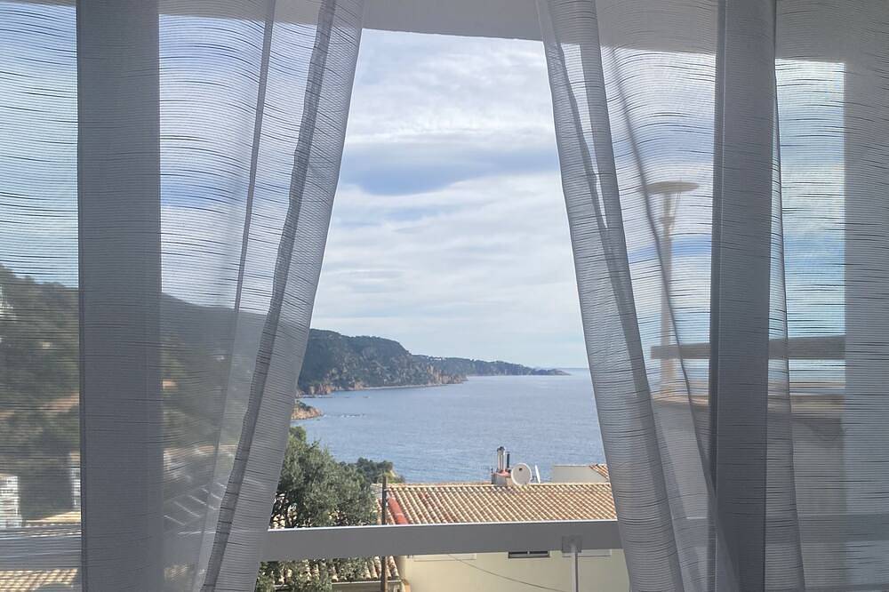 Great Apartment Next to the Sea in Tossa de Mar, Costa Brava