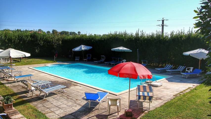 Ferme pour 2 personnes, avec piscine ainsi que jacuzzi et jardin, animaux acceptés - 1