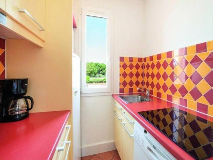 Gîte pour 4 personnes, avec Balcon ainsi que Terrasse et Piscine dans Plage du Boucanet - 4