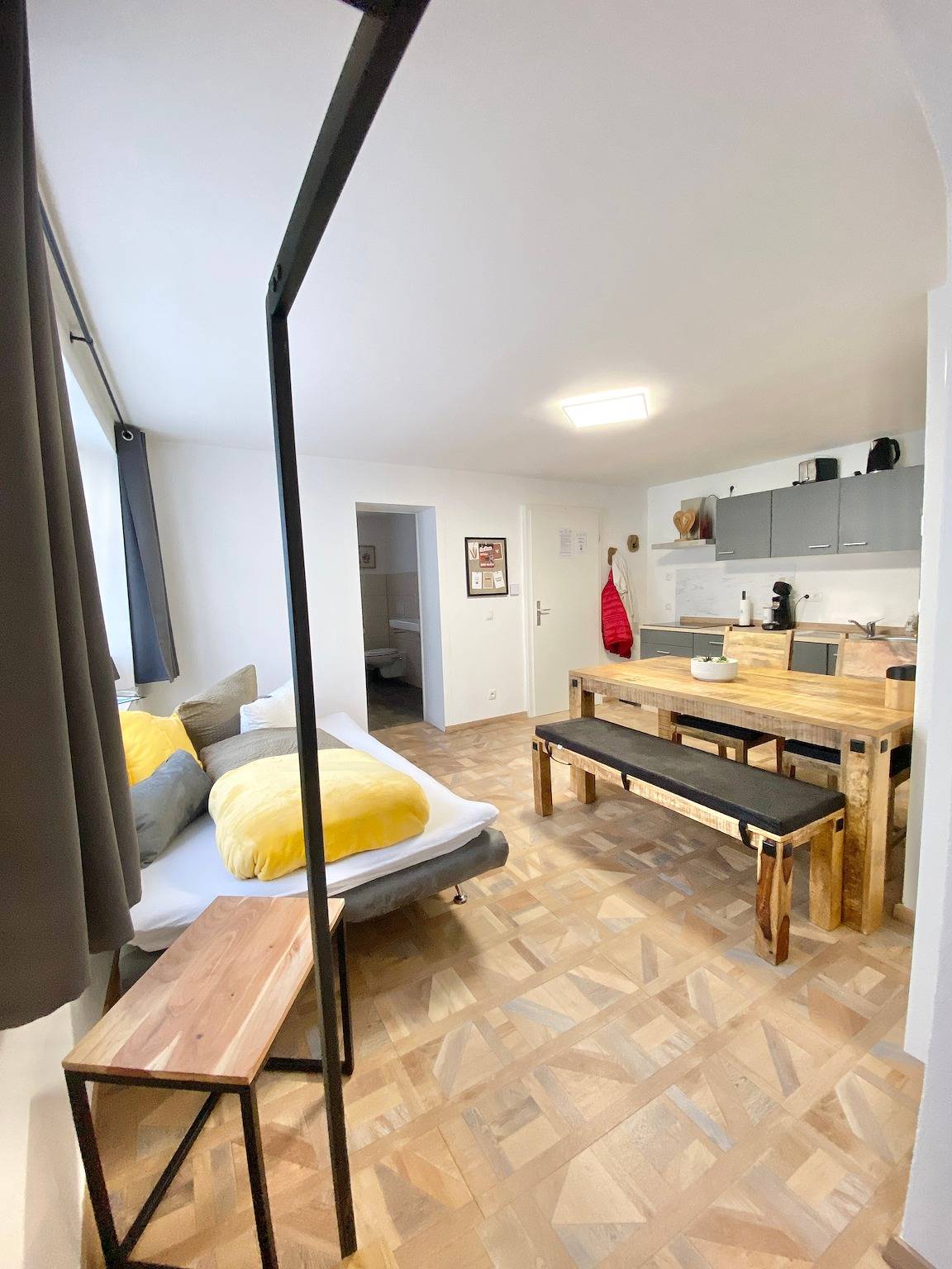 Ganze Wohnung, Ferienwohnung Kleinôd mit privater Terrasse und Wlan in Bendorf, Landkreis Mayen-Koblenz
