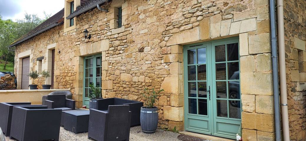 Gîte pour 7 personnes, avec terrasse et jardin ainsi que jacuzzi et piscine, animaux acceptés à Cénac-et-Saint-Julien - 2