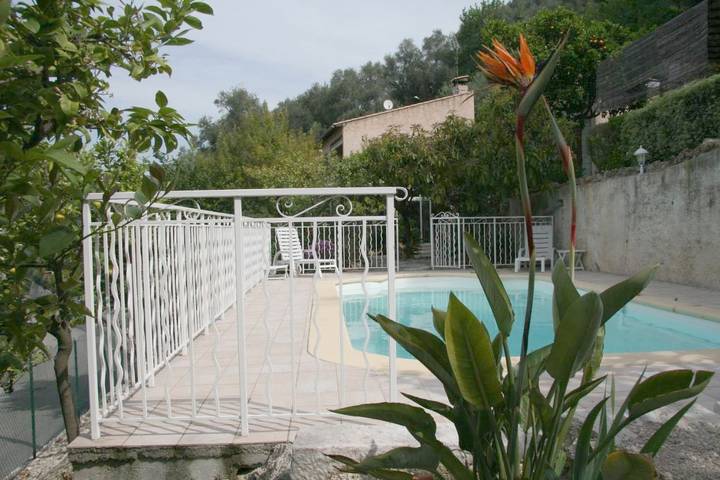 Maison d’hôte pour 2 personnes, avec Terrasse et Jardin ainsi que Piscine et Vue dans les Alpes maritimes - 2