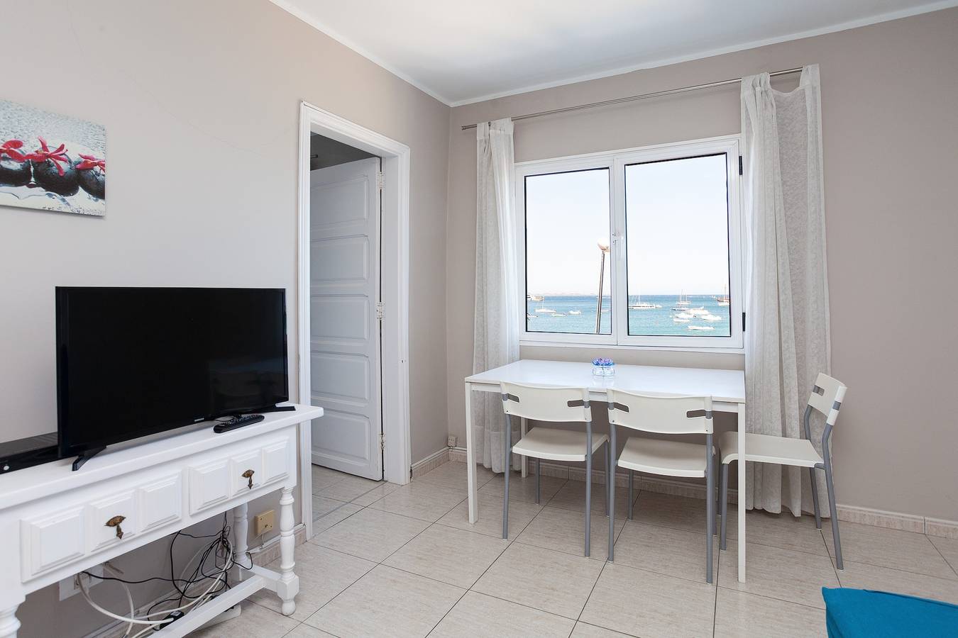 Appartamento intero, Appartamento centrale "Casa Eloisa 1" sulla spiaggia con vista sull'oceano e Wi-Fi in Puerto de Corralejo, La Oliva