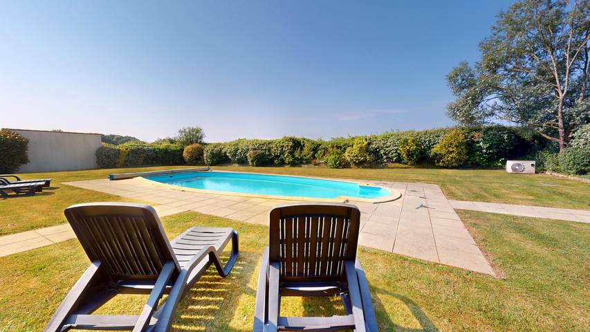 Villa for 8 people, with terrace and garden in Loire Valley