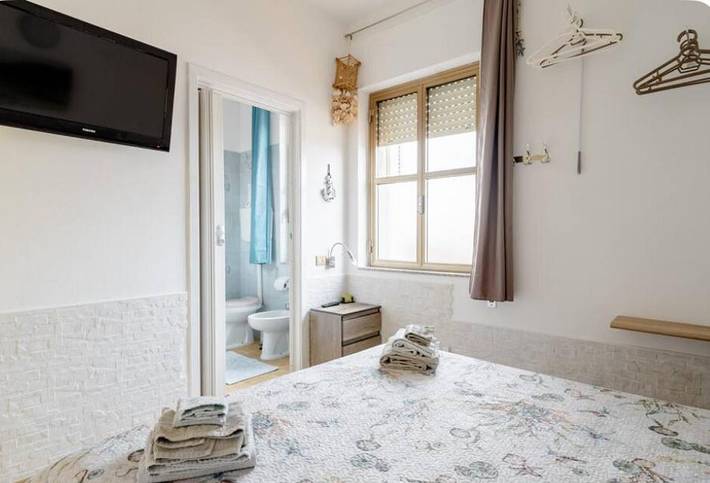 Chambre d’hôte pour 2 personnes, avec jardin et vue, adapté aux familles dans La Maddalena - 3