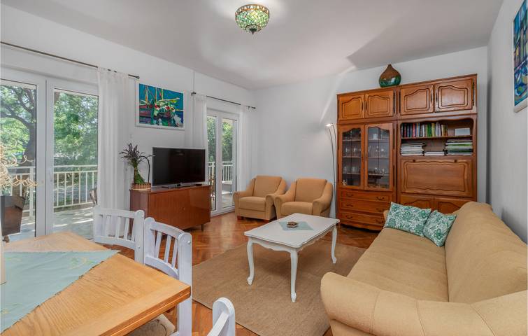 Gemütliche Ferienwohnung mit Meerblick, Terrasse und Parkplatz – in der Nähe von Klenovica in Povile, Primorje-Gorski Kotar