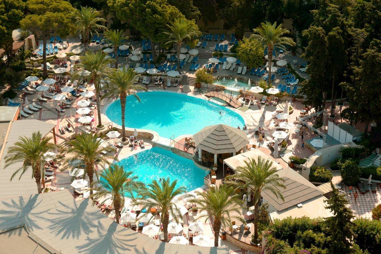 Rodos Palace Hotel in Ixia Beach, Rhodos Stad