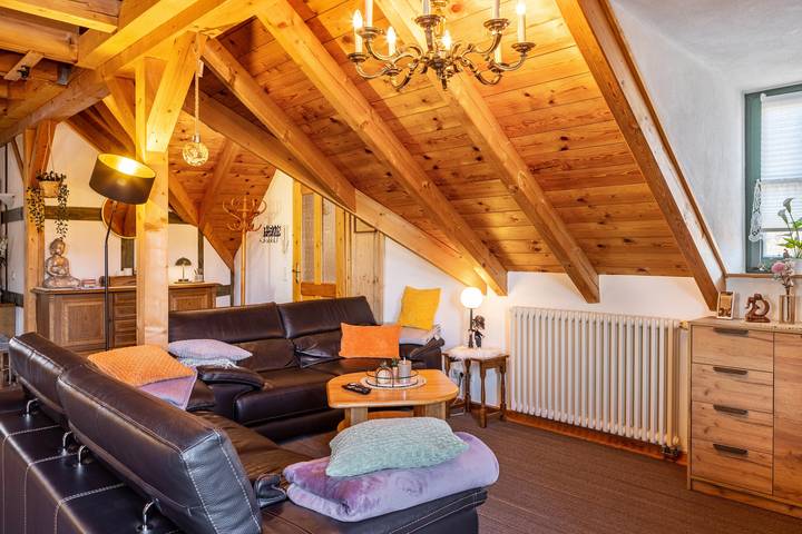 Ganze Wohnung, Dachwohnung im landhausstil in Meiningen, Werratal