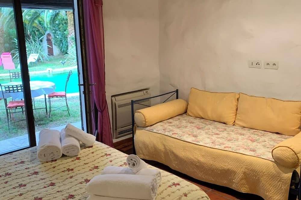 Magnificent Provencal house with private pool and waterfall in the Gulf of St Tropez in Grimaud, Mittelmeerküste (Frankreich)