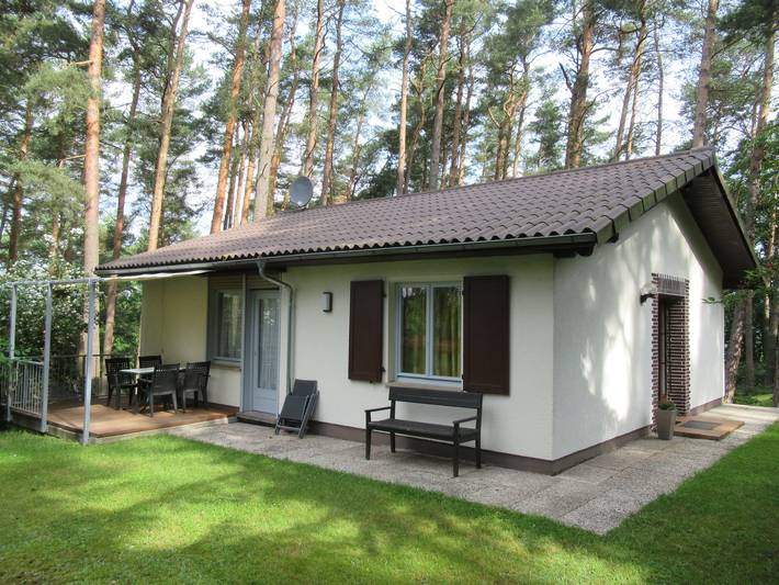 Ferienpark für 4 Personen, mit Pool und Ausblick sowie Terrasse und Sauna in Hessen
