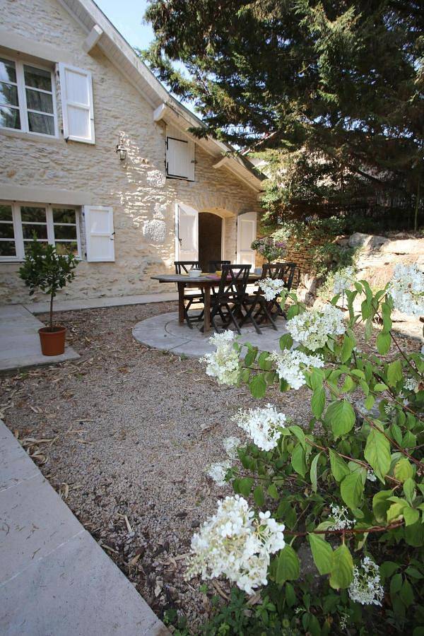 Location de vacances pour 5 personnes, avec terrasse à Siccieu-Saint-Julien-et-Carisieu