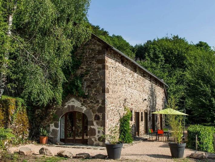 Gîte pour 8 personnes, avec jardin ainsi que terrasse et piscine, animaux acceptés - 1