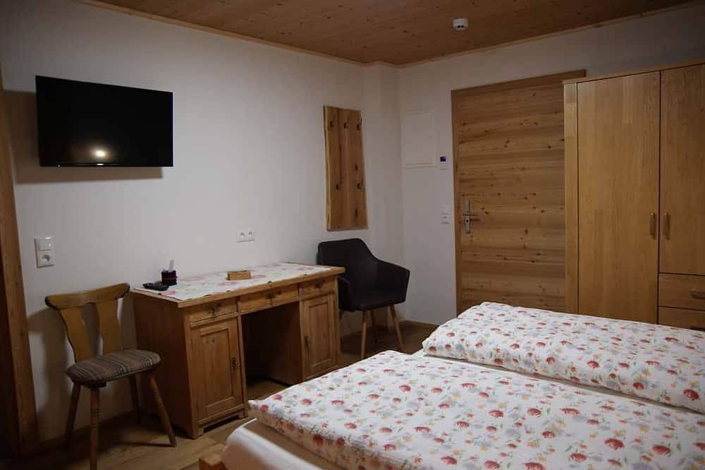 Ferienwohnung 02 - Gästehaus Obererlacher in Gailtaler Alpen, Obertilliach