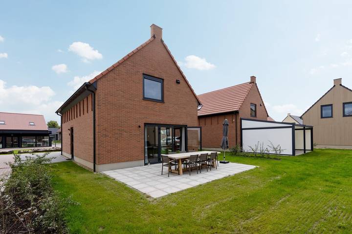 Vakantiehuis voor 8 personen, with kinderzwembad and terras as well as tuin in Wolphaartsdijk