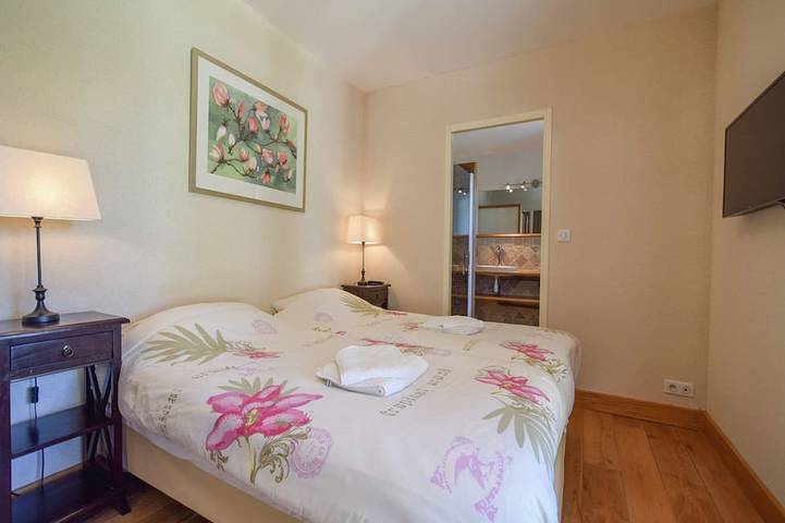 Villa pour 10 personnes, avec balcon ainsi que jardin et piscine en Dordogne - 4