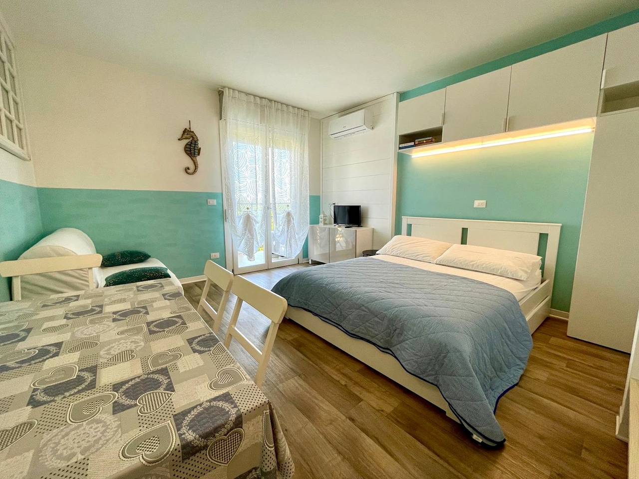 Studio entier, Studio lumineux et coloré avec vue mer in Porto Santa Margherita, Caorle