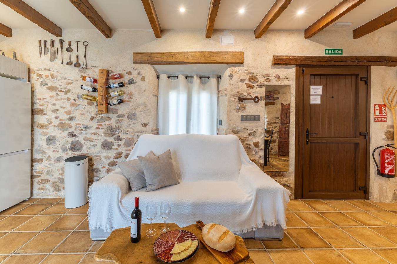 Ganze Wohnung, Ferienwohnung 'El Rincon De San Juan' mit privatem Pool, Wi-Fi und Klimaanlage in Marjaliza, Toledo Provinz