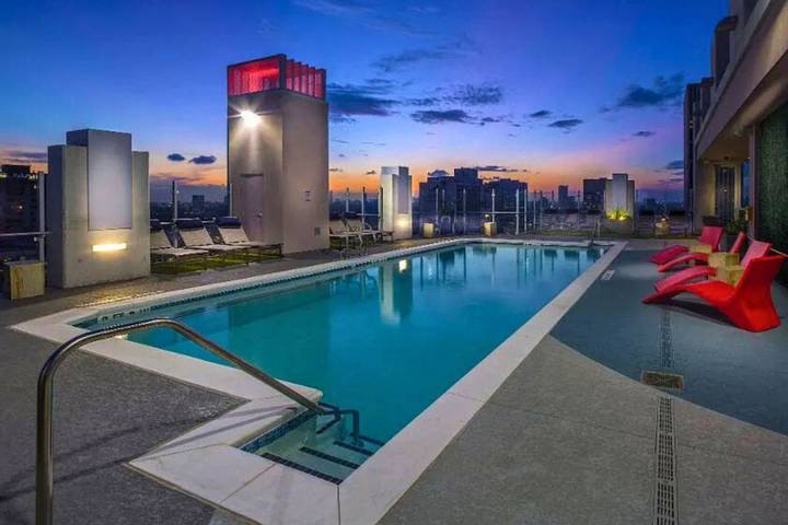 Ferienwohnung für 4 Personen, mit Balkon und Pool in Houston