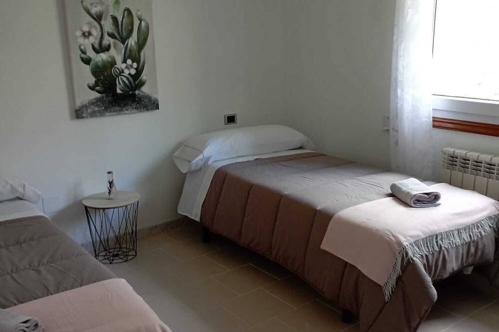 Lodging At Casa Do San Paio De Buscás On The English Way And Natural Surroundings in Ordes, La Coruña Province