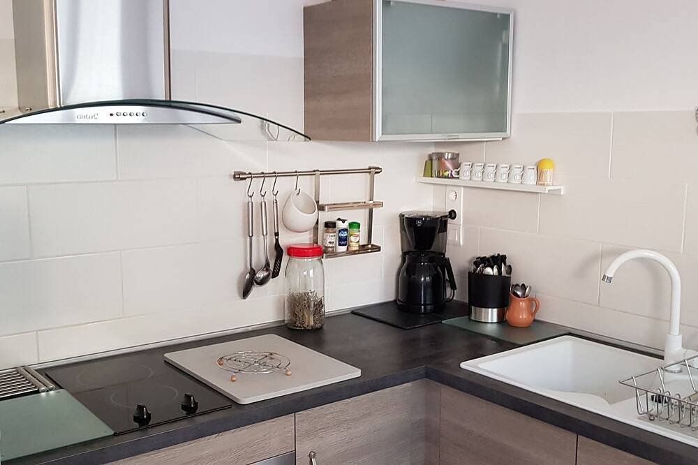 Geheel appartement, Appartement Indépendant Avec sa Terrasse, Entre mer et Montagne in Vence, Cannes regio