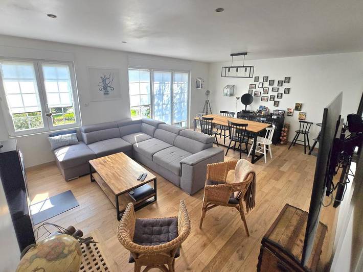 Location de vacances pour 8 personnes, avec piscine ainsi que jardin et vue à Saint-Martin-le-Beau - 4