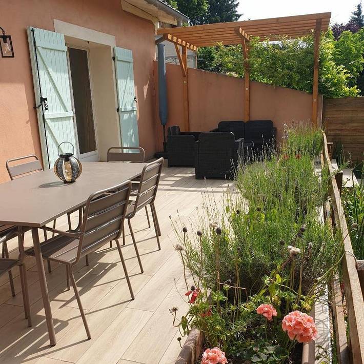 Location de vacances pour 8 personnes, avec piscine et jardin, adapté aux familles à Ars-sur-Formans - 4