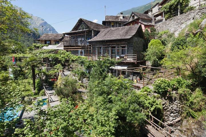 BnB für 2 Personen, mit Balkon und Terrasse sowie Pool und Sauna im Ticino