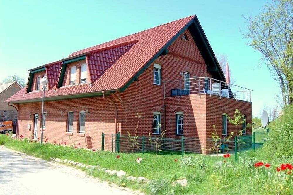 Apartamento entero, High-quality vacation apartment (2) on the north beach for 4 pers. with Wlan, 60 m²-from 29 €pt in Putgarten, Rügen