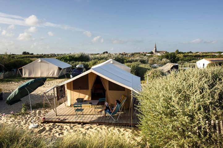 Camping pour 4 personnes, avec terrasse