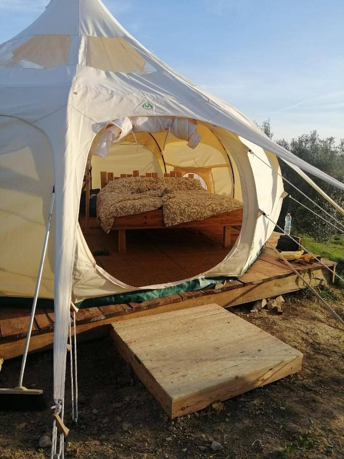 Camping per 2 persone, con giardino e piscina nonché panorama in Maremma