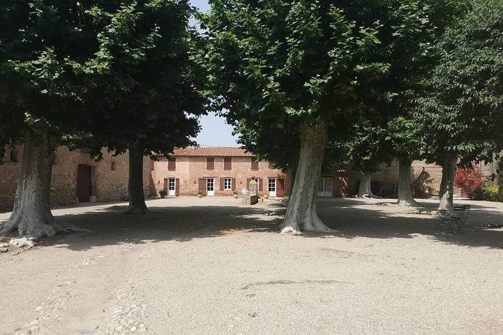 Location de vacances pour 8 personnes, avec terrasse et jacuzzi à Alénya