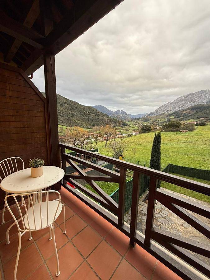 Casa de vacaciones para 9 personas, con vistas además de piscina y jardín - 1