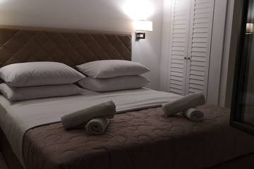 Villa for 9 People in Rukavac, Vis, Photo 1