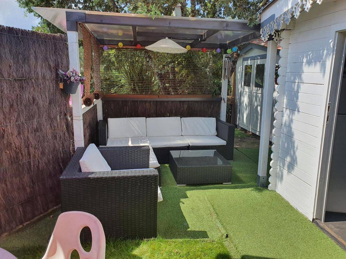 Chalet Cosy climatisé, piscine, terrasse et jardin privè in Audenge, Région d'Arcachon
