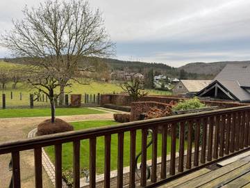 Location de vacances pour 12 personnes, avec jardin et vue dans Wibrin