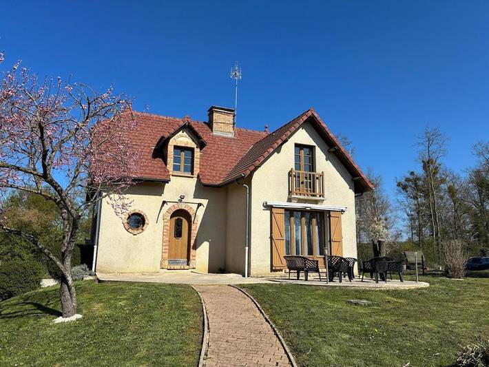 Location de vacances pour 8 personnes, avec terrasse et jardin à Soulaines-Dhuys - 4