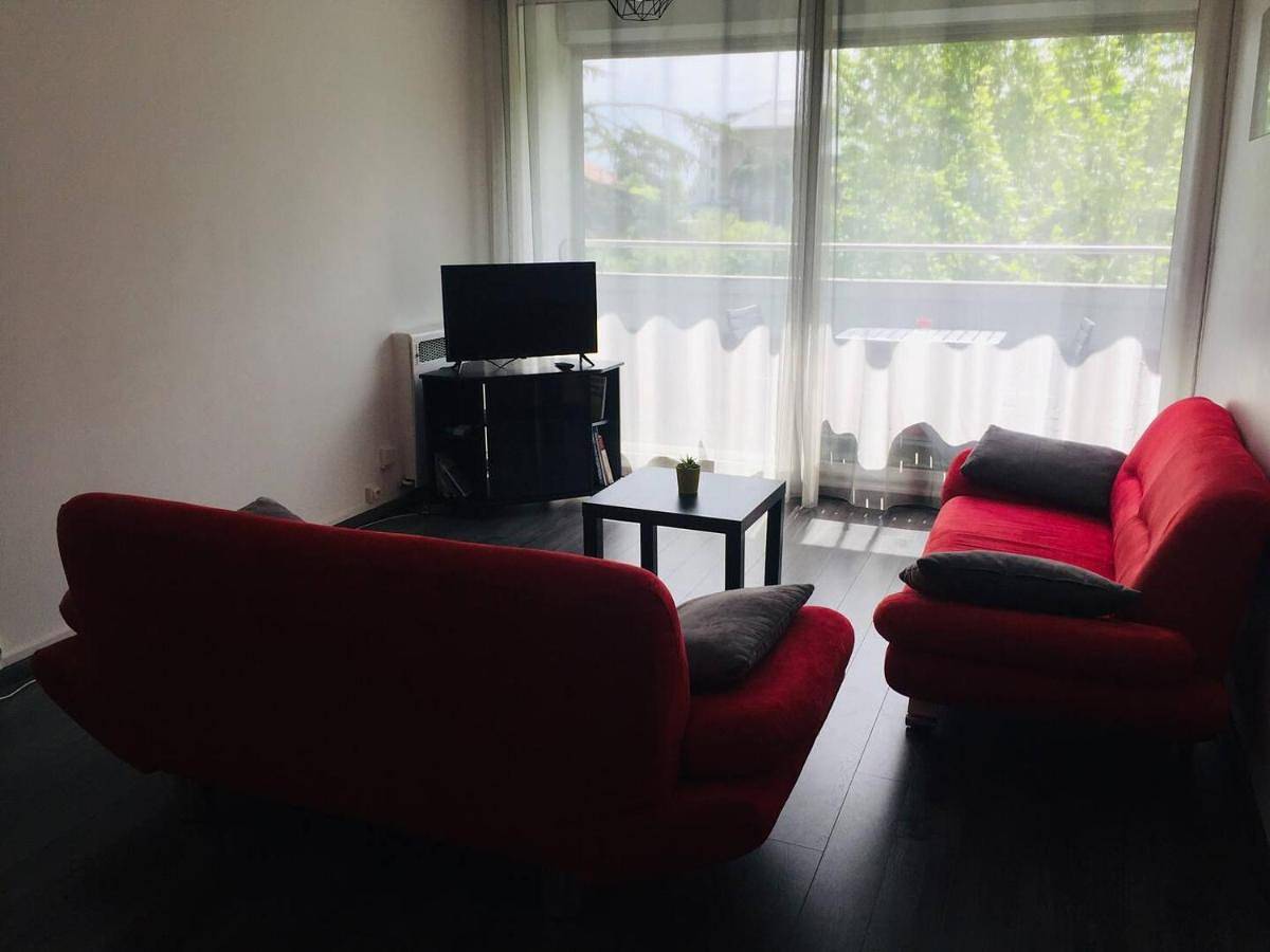 Appartement entier, Lumineux / vue sur parc thermal in Chamalières, Parc naturel régional des Volcans d'Auvergne