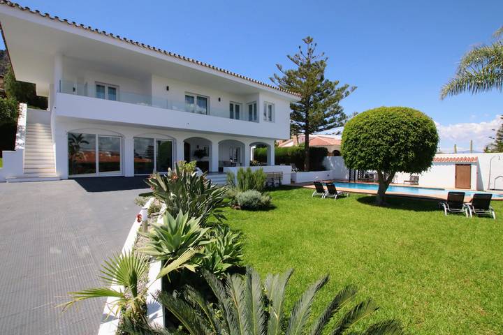 Casa rural para 15 personas, con Balcón además de Terraza y Jardín en Arroyo de La Miel