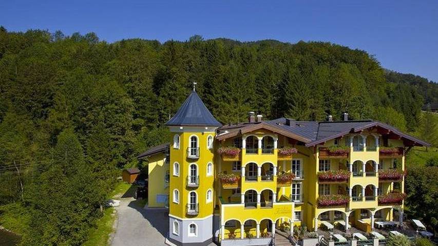 Hotel für 2 Personen, mit Garten und Whirlpool sowie Balkon in Faistenau