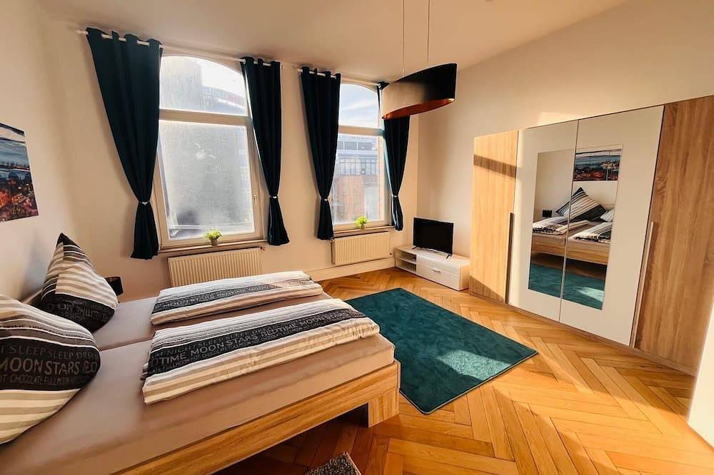 Ganze Wohnung, 4 Zimmer Wohnung Reeperbahn Ecke Gr. Freiheit in Reeperbahn, Hamburg