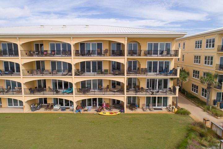 Vacation rental for 10 people, with pool and balcony as well as hot tub in Santa Rosa Beach