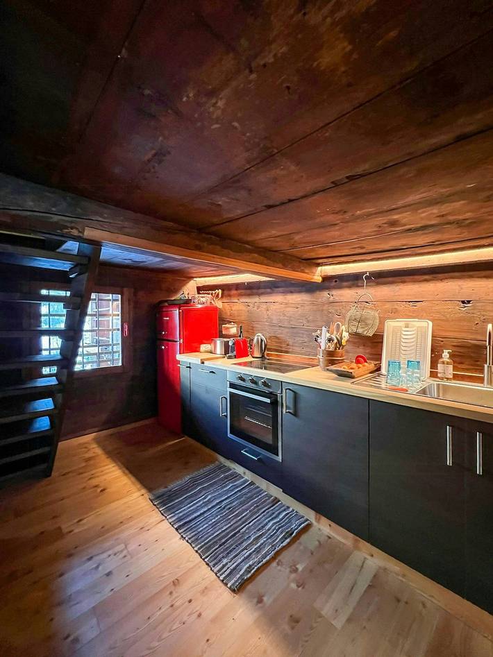 Casa Walser del XV secolo in borgo storico in Alagna Valsesia, Alpi Pennine