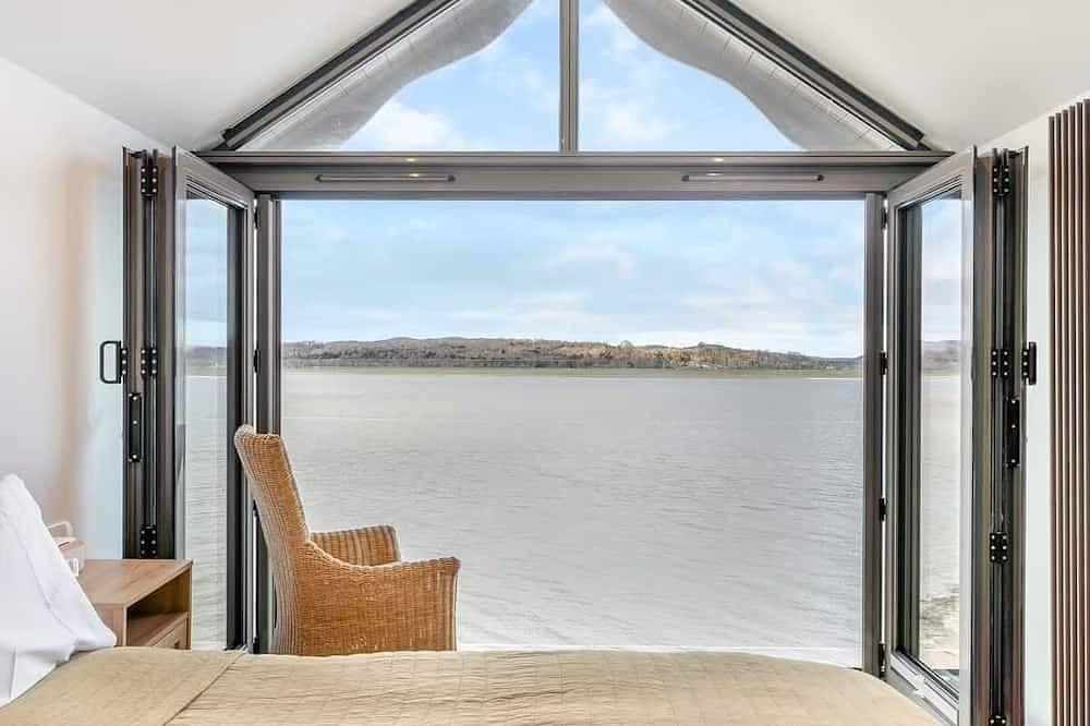 Entire apartment, Beach Haven - Stunning Beach Front Property in Arnside, Lake District