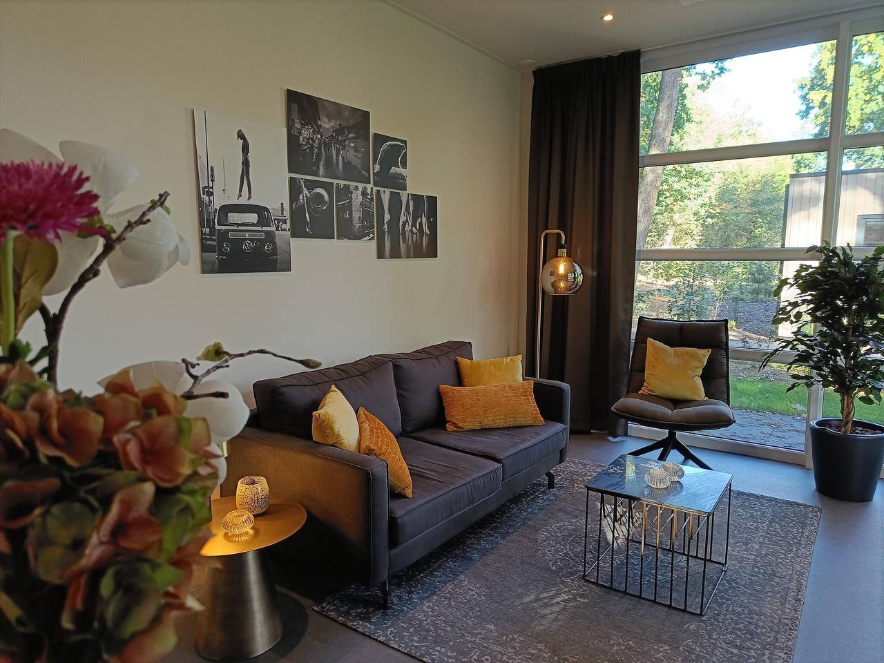 Holiday home with decorative fireplace in Hoge Veluwe