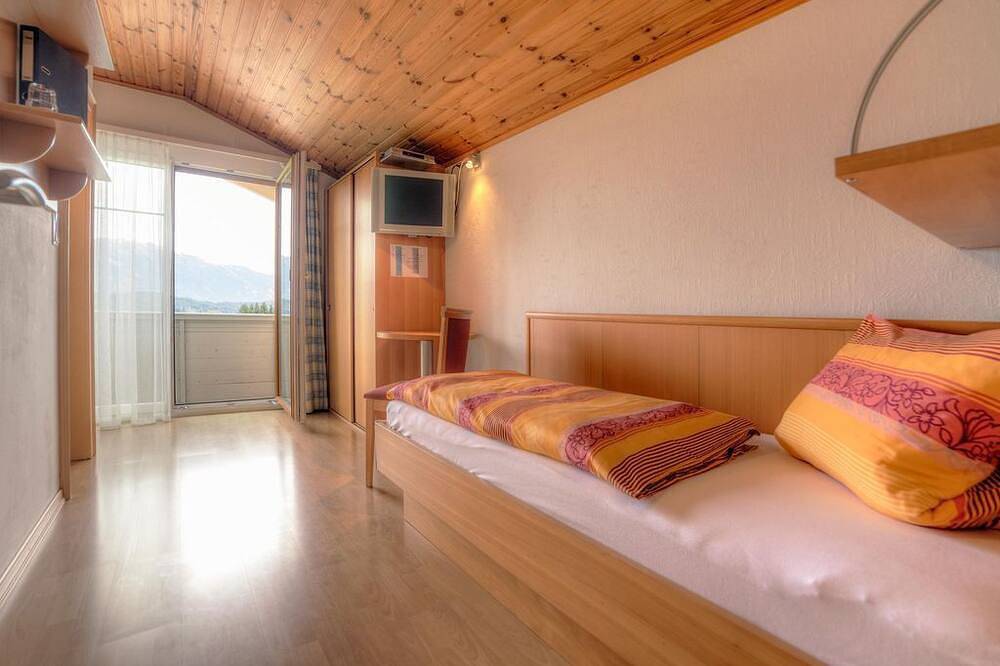 Einzelzimmer mit Du/Wc, Balkon - Pension Christophorus in Millstatt, Bezirk Spittal an der Drau