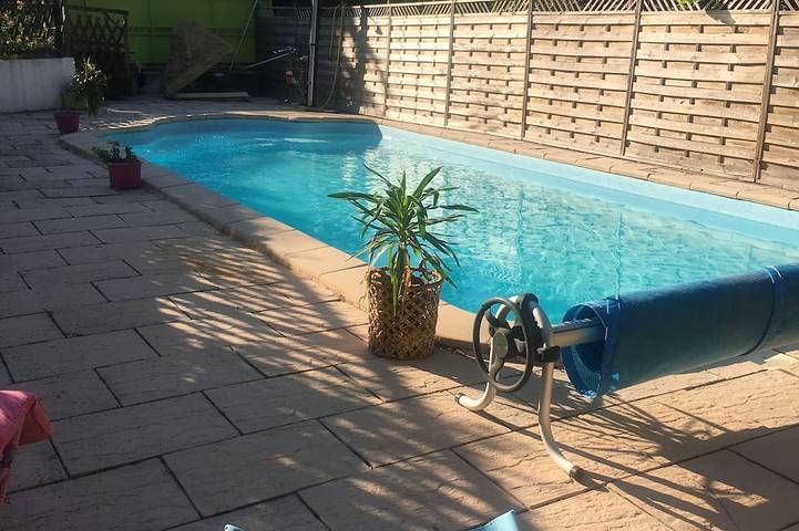 Location de vacances pour 8 personnes, avec balcon et jardin ainsi que jacuzzi et sauna, animaux acceptés à Cavanac